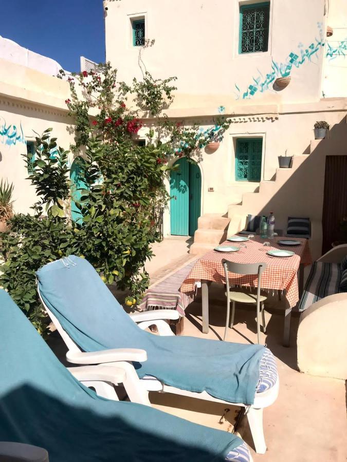 Dar Lily Bed & Breakfast Erriadh Екстериор снимка