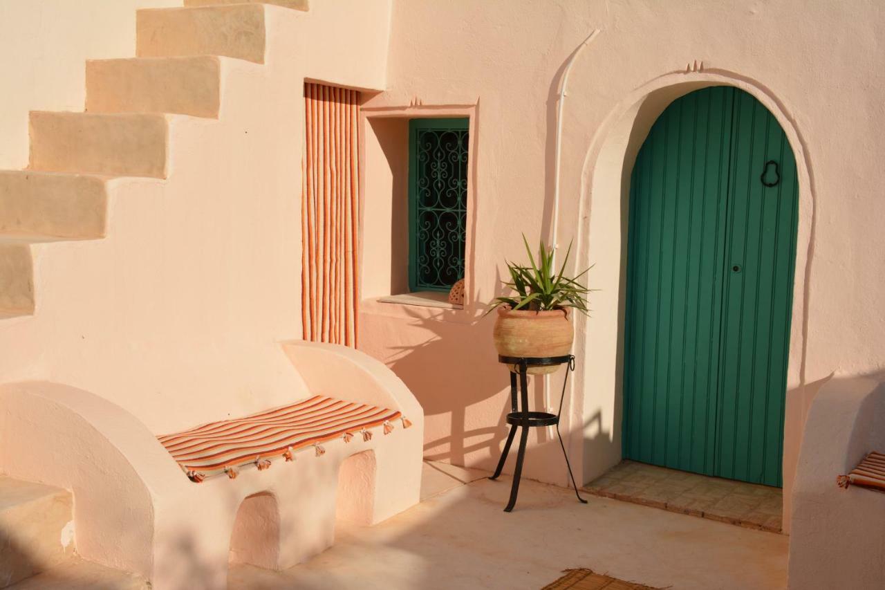 Dar Lily Bed & Breakfast Erriadh Екстериор снимка