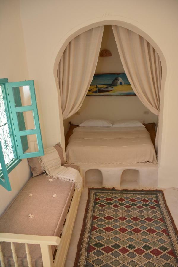 Dar Lily Bed & Breakfast Erriadh Екстериор снимка